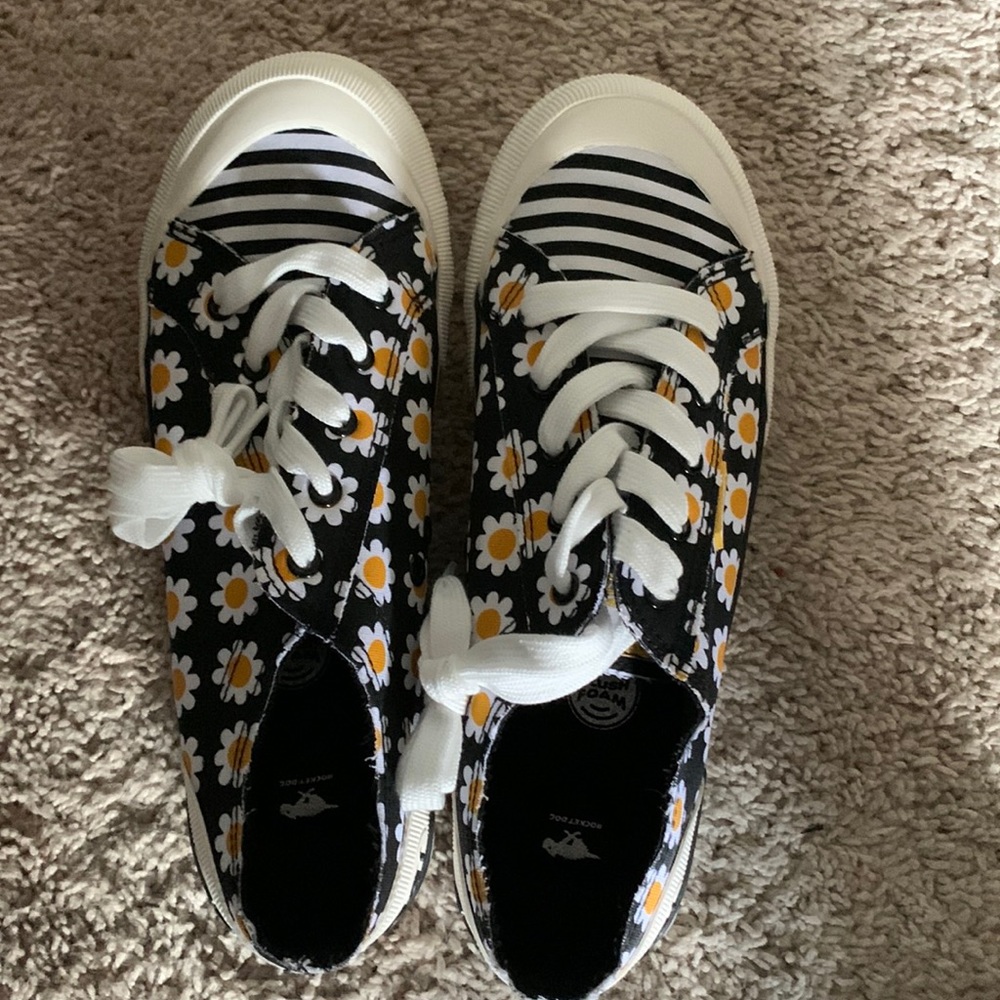 Rocket Dog Jazzin - Black Daisy